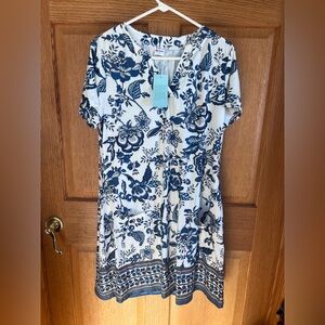 Wiholl short sleeve, beach vibe, tee shirt knit Floral Blue and White Dress